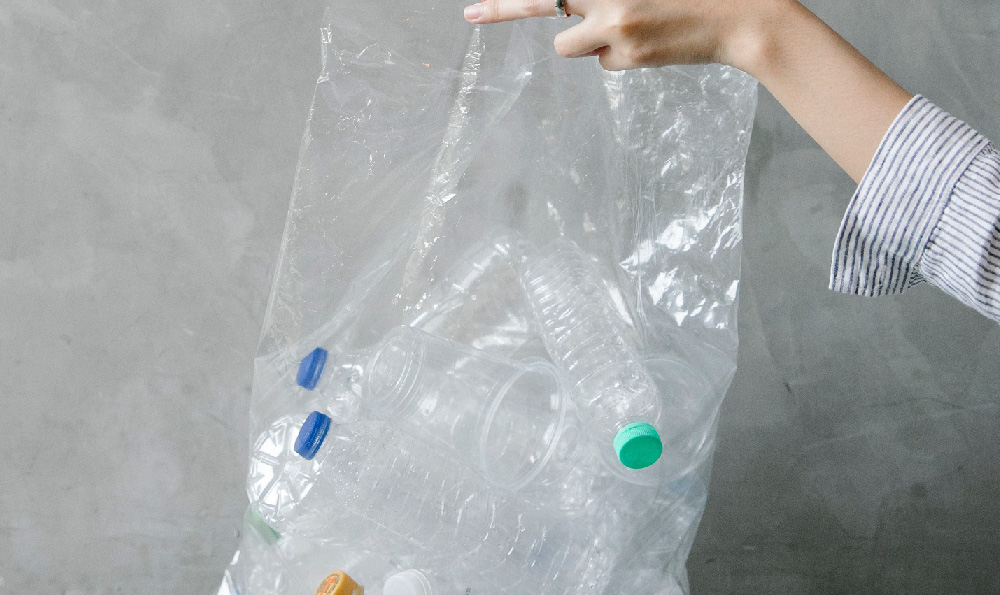 塑料袋折叠花盆：绿色好帮手