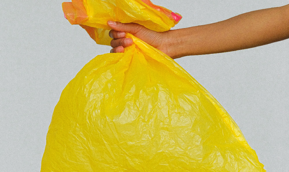 大型防雨塑料袋：大自然的保护伞